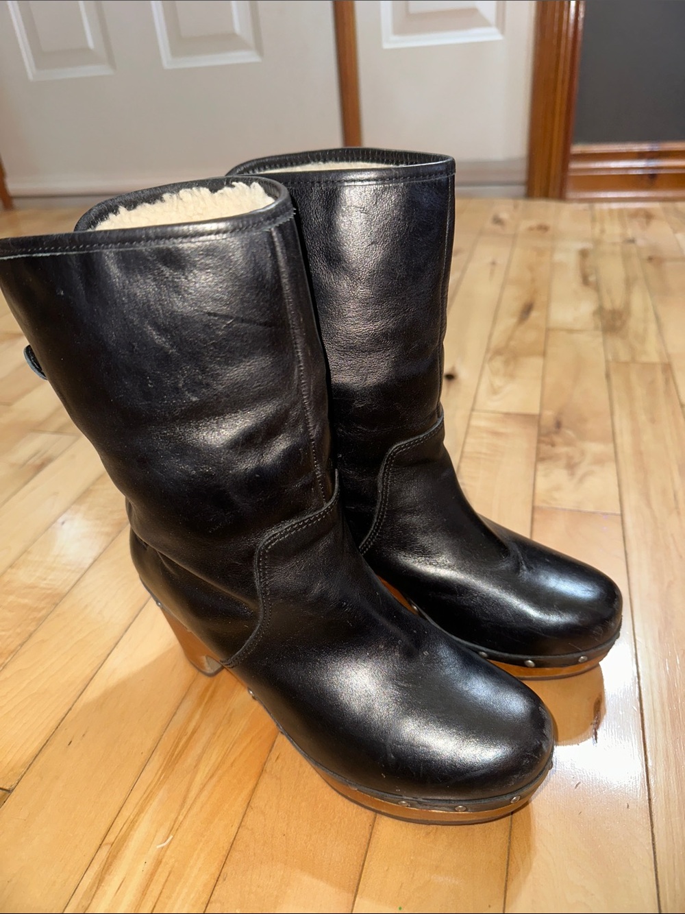 Ugg Black Leather Women’s Shearling-Lined Mid-Calf Boots